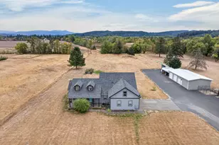 885 Hillview Dr, Lebanon, OR 97355 - Photo 1