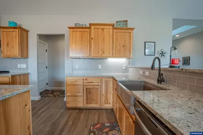 885 Hillview Dr, Lebanon, OR 97355 - Photo 8