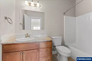 211 Silver St, Silverton, OR 97381 - Photo 24