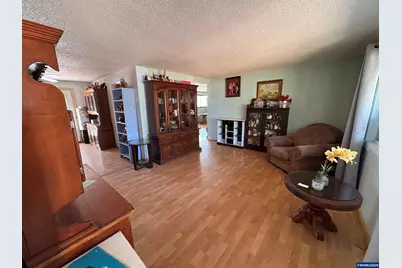3827 Pine St SE, Albany, OR 97332 - Photo 2