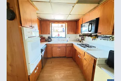 3827 Pine St SE, Albany, OR 97332 - Photo 8