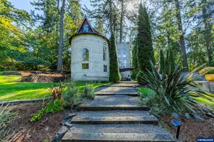 1820 E 28th Ave, Eugene, OR 97403 - Photo 12
