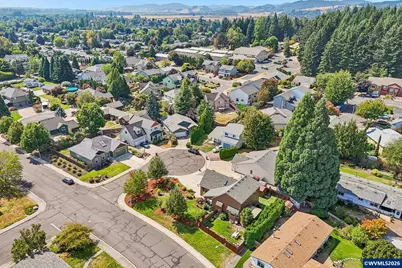 1641 NW Jeffrey Ct, McMinnville, OR 97128 - Photo 40