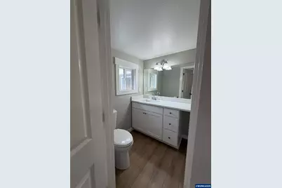 2395 4th St NE, Salem, OR 97301 - Photo 20