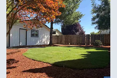 2395 4th St NE, Salem, OR 97301 - Photo 12