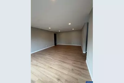 2395 4th St NE, Salem, OR 97301 - Photo 24