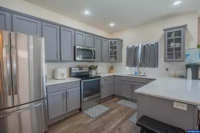 671 Jasmine Cir, Independence, OR 97351 - Photo 8