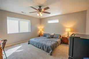 671 Jasmine Cir, Independence, OR 97351 - Photo 6
