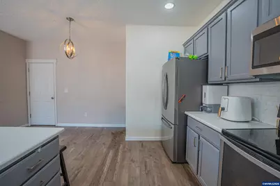 671 Jasmine Cir, Independence, OR 97351 - Photo 10