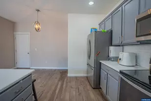 671 Jasmine Cir, Independence, OR 97351 - Photo 10