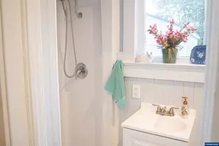 329 S 1st Ave, Mill City, OR 97360 - Photo 18