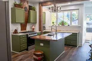 329 S 1st Ave, Mill City, OR 97360 - Photo 16