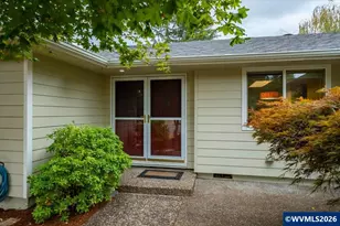 1223 SW Bridlewood Dr, Dallas, OR 97338 - Photo 4