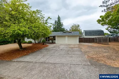 1223 SW Bridlewood Dr, Dallas, OR 97338 - Photo 2