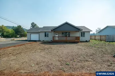 1221 49th St, Sweet Home, OR 97389 - Photo 2