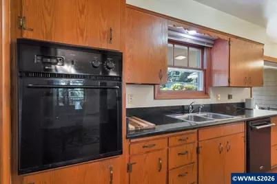 1973 Summit Av NW, Salem, OR 97304 - Photo 14