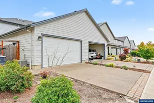 1636 SE Barberry Ave, Dallas, OR 97338 - Photo 32