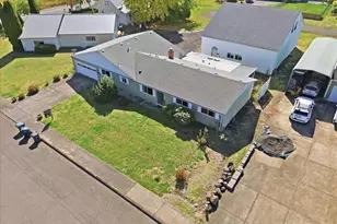 633 Cessna St, Independence, OR 97351 - Photo 32