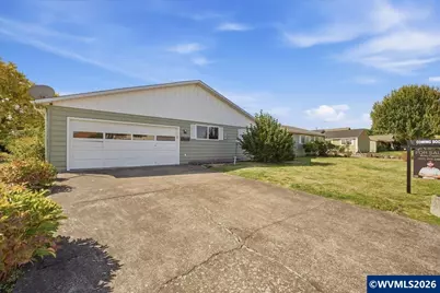 633 Cessna St, Independence, OR 97351 - Photo 4