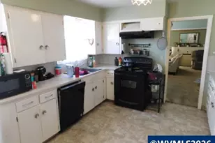 1875 20th St NE, Salem, OR 97301 - Photo 8