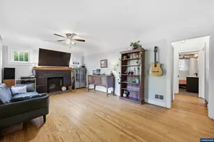 1890 Cottage St NE, Salem, OR 97301 - Photo 4