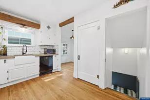 1890 Cottage St NE, Salem, OR 97301 - Photo 10
