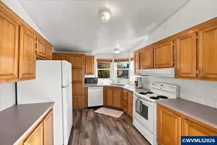 300 Western Ave SE, Albany, OR 97322 - Photo 10
