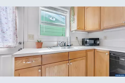 554 SW B Av, Corvallis, OR 97333 - Photo 10