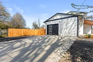 141 NE D St, Willamina, OR 97396 - Photo 4