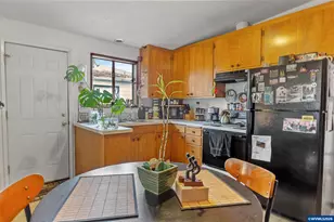 1115 Queen Ave SE, Albany, OR 97322 - Photo 8
