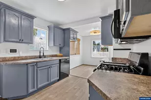 2275 Center St NE, Salem, OR 97301 - Photo 12