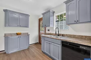 2275 Center St NE, Salem, OR 97301 - Photo 10