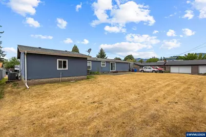 1100 SW 2nd Av, Mill City, OR 97360 - Photo 30