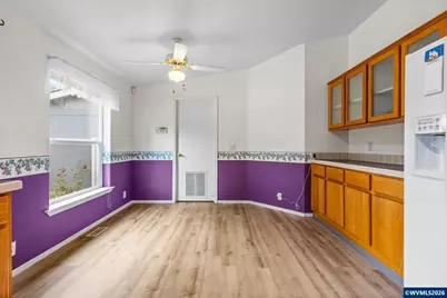 1100 SW 2nd Av, Mill City, OR 97360 - Photo 14
