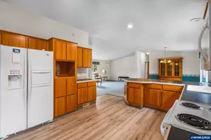 1100 SW 2nd Ave, Mill City, OR 97360 - Photo 12
