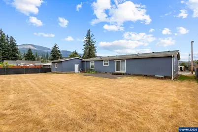1100 SW 2nd Av, Mill City, OR 97360 - Photo 32