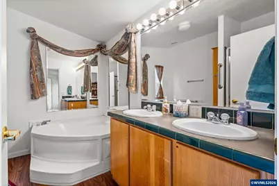 1100 SW 2nd Av, Mill City, OR 97360 - Photo 20