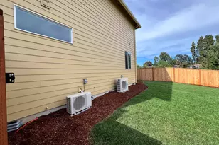 196 &amp 198 SE Lacreole Dr, Dallas, OR 97338 - Photo 4