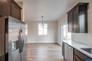 196 &amp 198 SE Lacreole Dr, Dallas, OR 97338 - Photo 22