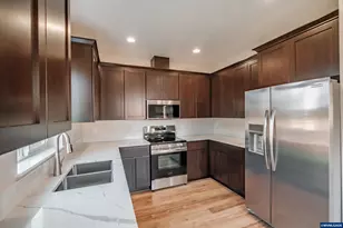 196 &amp 198 SE Lacreole Dr, Dallas, OR 97338 - Photo 18