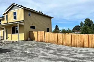 196 &amp 198 SE Lacreole Dr, Dallas, OR 97338 - Photo 2