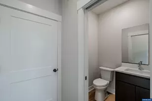 196 &amp 198 SE Lacreole Dr, Dallas, OR 97338 - Photo 26