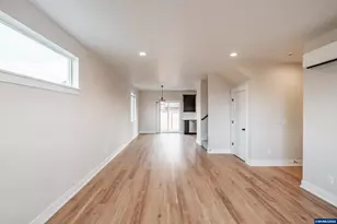 196 &amp 198 SE Lacreole Dr, Dallas, OR 97338 - Photo 8
