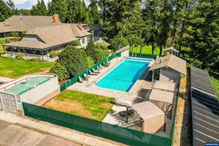 1853 Woodstock Cir NW, Salem, OR 97304 - Photo 20