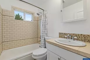 9525 N Hodge Ave, Portland, OR 97203 - Photo 18