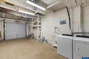 9525 N Hodge Ave, Portland, OR 97203 - Photo 20
