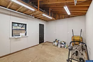 9525 N Hodge Ave, Portland, OR 97203 - Photo 28
