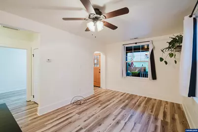 1994 Lee St SE, Salem, OR 97301 - Photo 8