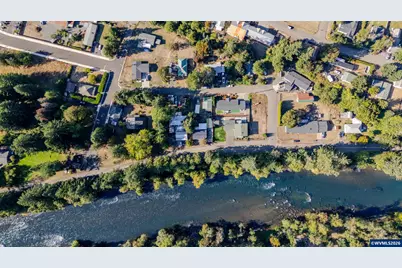 739 River Rd NW, Mill City, OR 97360 - Photo 24