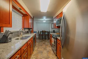 1365 Suntree Dr SE, Salem, OR 97302 - Photo 8